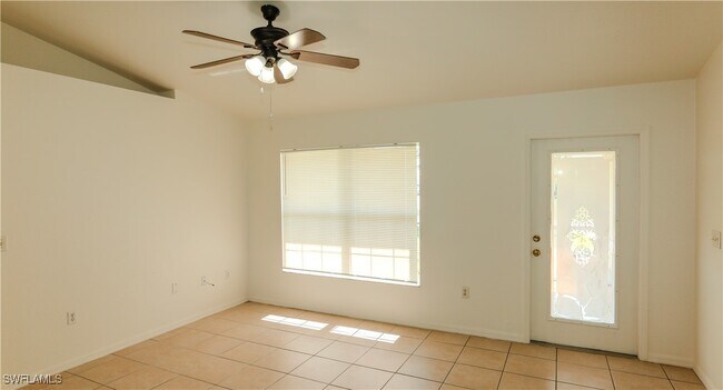 Foto del edificio - 1834 NW 6th Ave