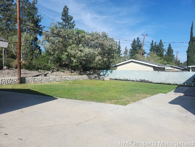 Building Photo - Beautifully Updated Single-Story Home