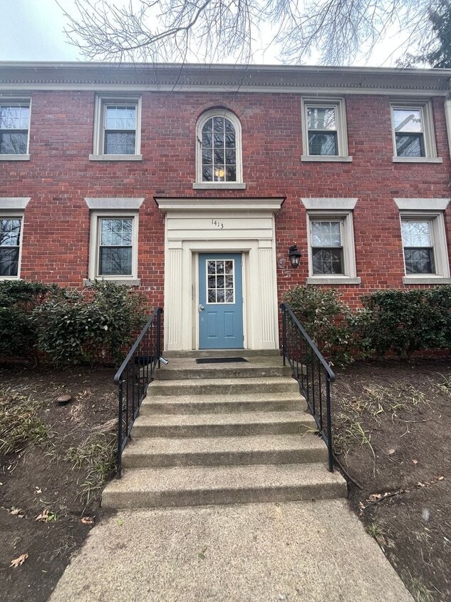 Photo - Alexandria/North Old Town/Harbor Terrace - 1413 Abingdon Drive - $2,400.00