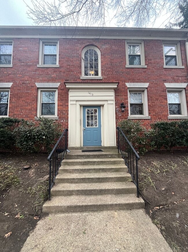 Building Photo - 1413 E Abingdon Dr