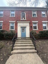 Building Photo - 1413 E Abingdon Dr