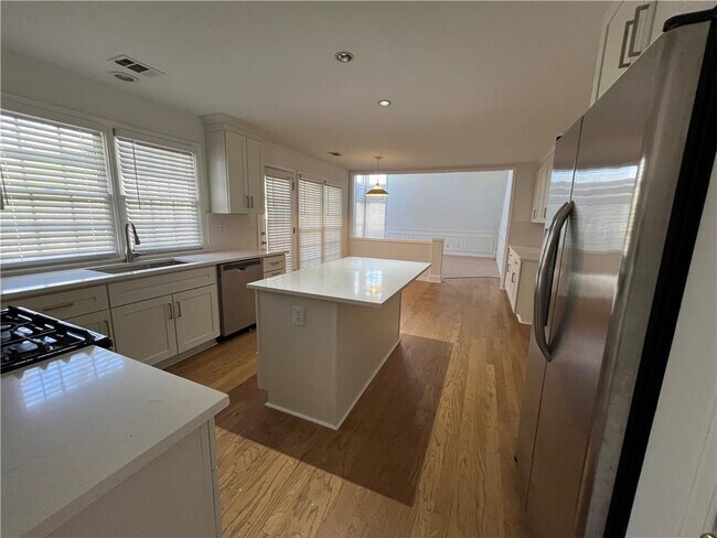 Building Photo - 6535 Ganton Dr