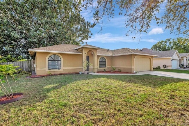 Foto del edificio - 252 NW Lincoln Ave