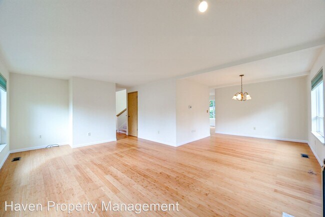 Building Photo - 3 br, 2 bath House - 14900 NE 9th Pl