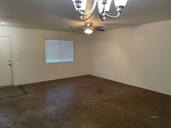 Building Photo - 153 E 200 S