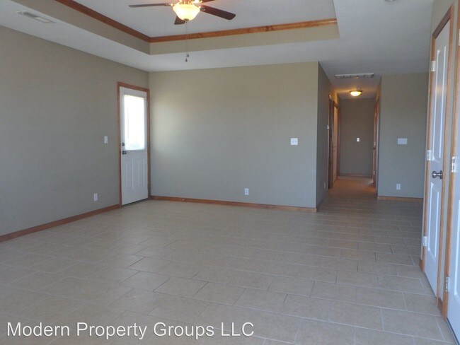 Building Photo - 1200 Sandra Dr