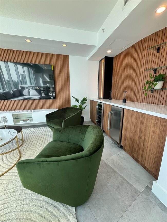 Building Photo - 92 SW 3rd St