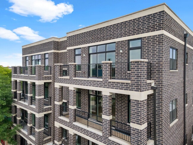 Foto del edificio - 5689 N Lincoln Ave