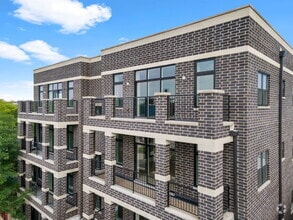 Building Photo - 5689 N Lincoln Ave
