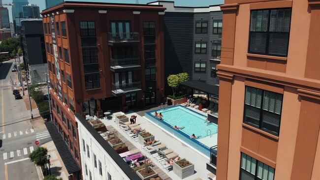 Building Photo - LC SoBro