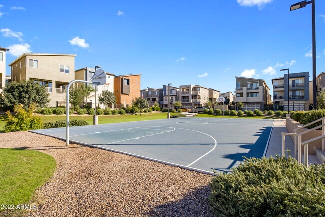 Building Photo - 1250 Abbey Ln