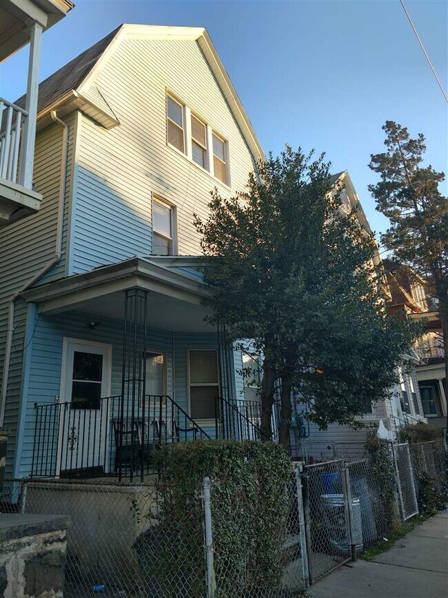 Building Photo - 308 Arlington Ave
