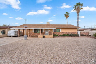 Building Photo - 1113 Walnut Dr