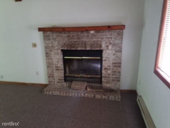 Foto del edificio - 3 br, 1 bath House - 7180 Oak Hollow Trl