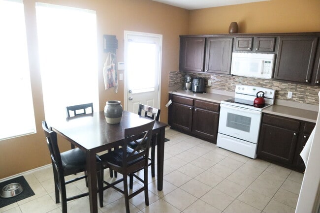 Building Photo - 16818 Mammoth Springs Dr