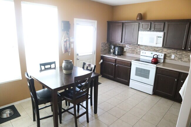 Foto del edificio - 16818 Mammoth Springs Dr