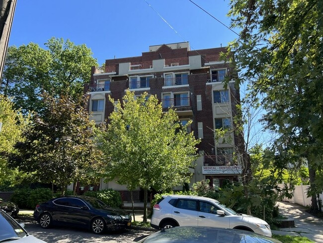 Building Photo - 17012 Highland Ave
