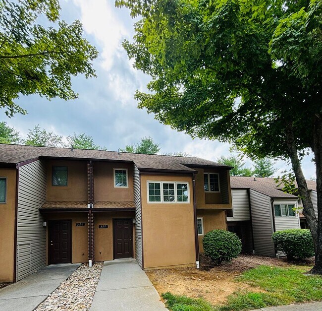 Photo - 3 Bedroom 2.5 Bath Townhouse-