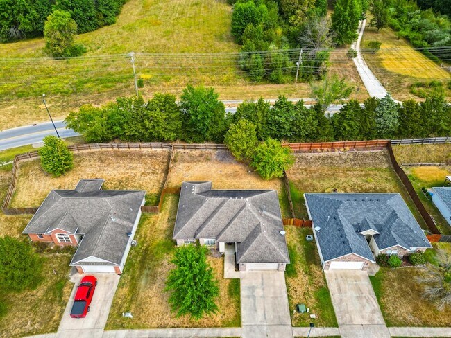 Foto del edificio - 4809 Bullhead Ln