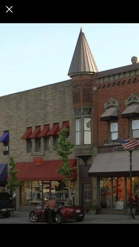 Apartment located above retail space - 95 9.5 South Washington