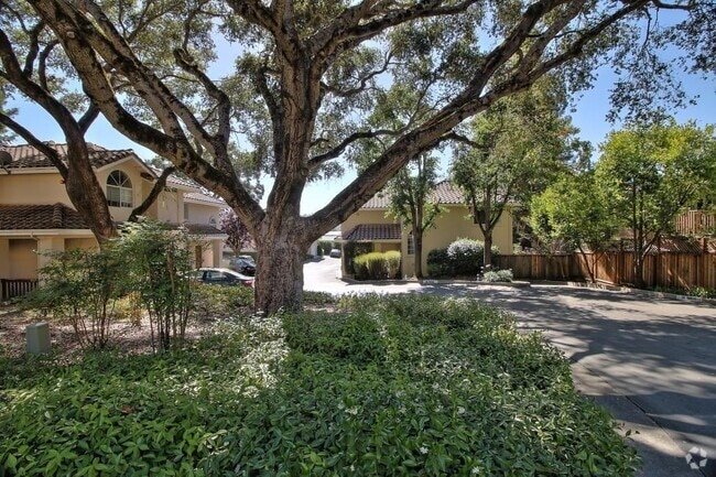 Building Photo - 203 Bean Creek Road