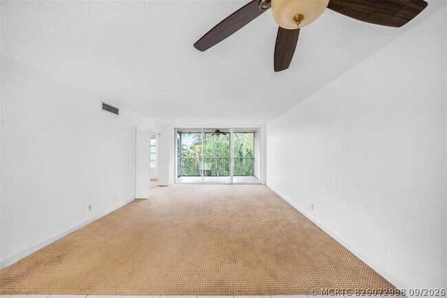 Foto del edificio - 3051 S Palm Aire Dr
