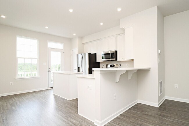 Foto del edificio - Dog-Friendly Townhome Near NGIC/DIA/NGA, CHO Airport, & Hollymead Town Center