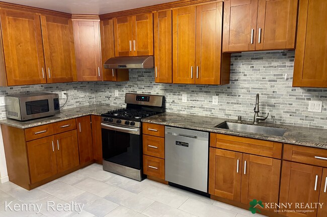 Building Photo - 3 br, 2.5 bath House - 817 Vespucci Lane