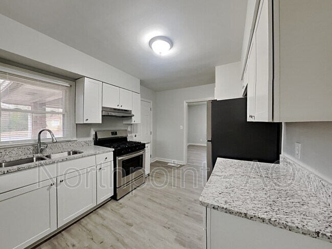 Foto del edificio - 1513 Dianne Ct SE