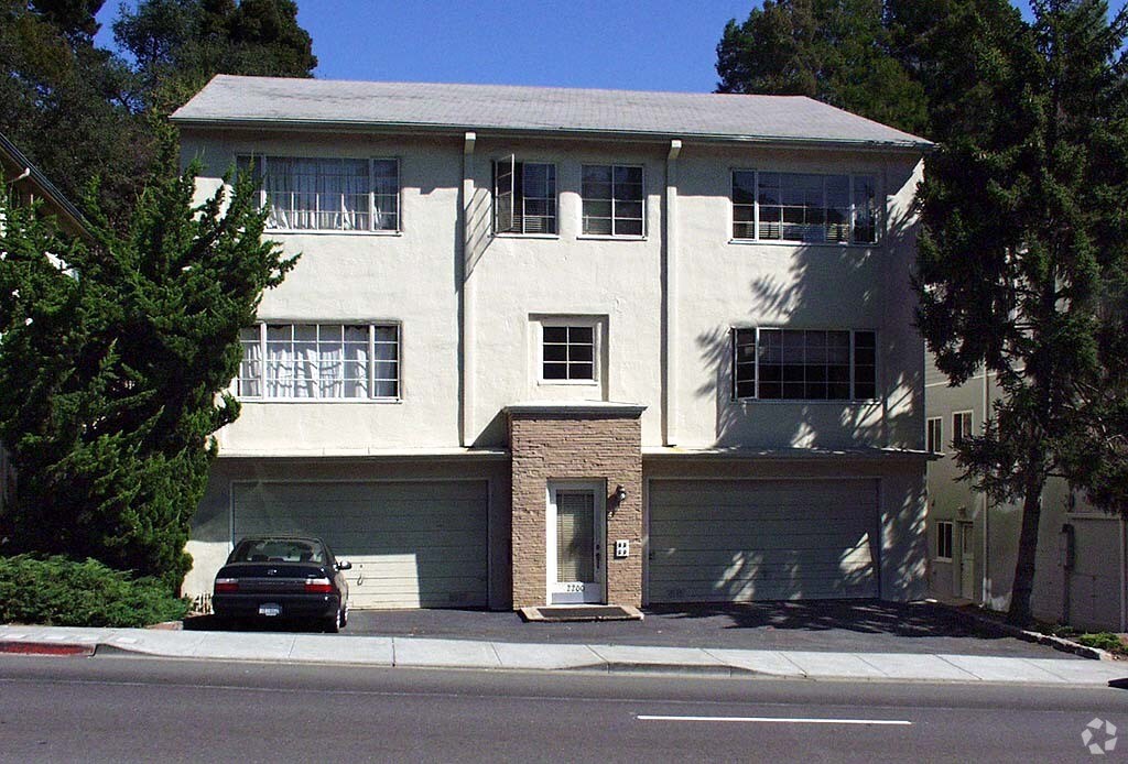 Primary Photo - 2200 Mountain Blvd