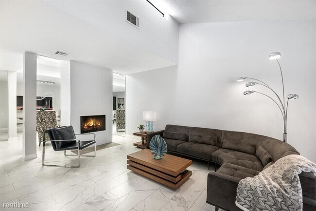 Foto del edificio - 2 br, 2 bath Condo - 1465 E Amado Rd