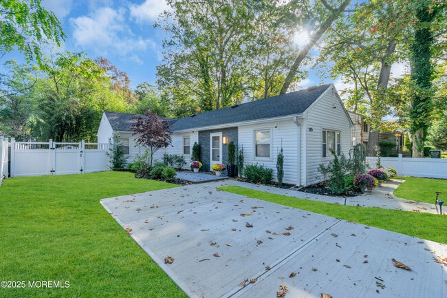 Foto del edificio - 185 Elmwood Rd