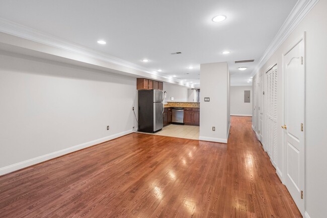 Foto del edificio - Stunning 2 BR/2.5 BA 2-Level Condo in Petw...
