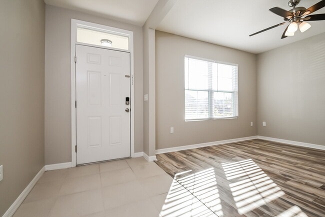 Foto del edificio - 8206 Harwich Port Ln