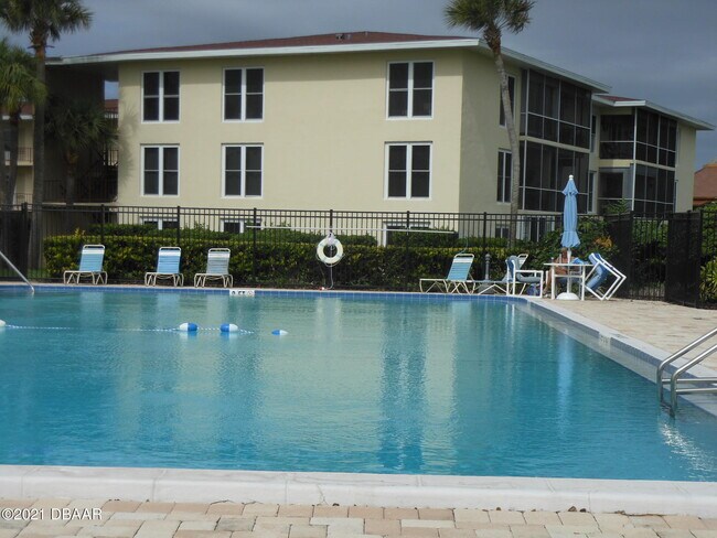 Foto del edificio - 721 S Beach St