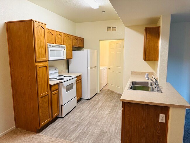 Foto del edificio - 2 Bed 2 Bath Condo for Rent in Murrieta