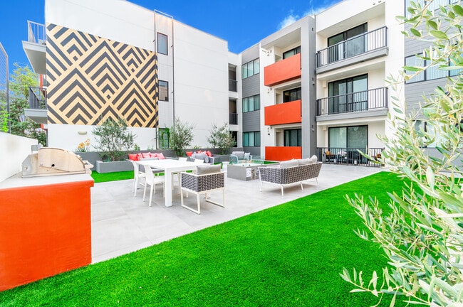 Building Photo - 11050 Hartsook St