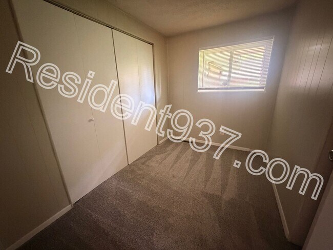 Building Photo - 3593 Elmira Dr