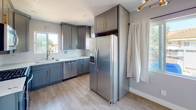 Foto del edificio - Great Location | Open-Concept
