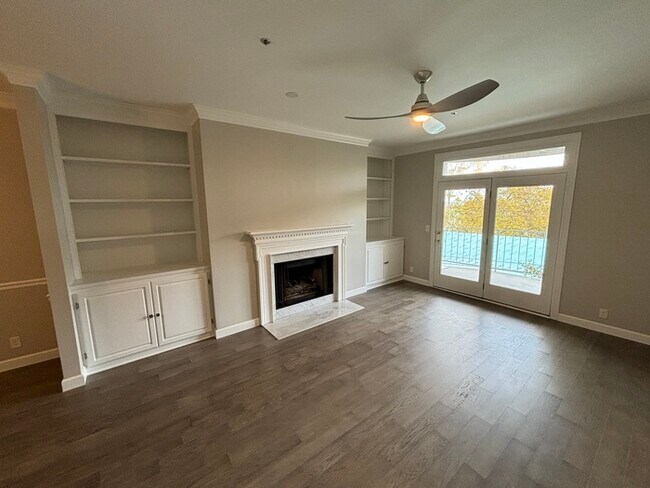 Building Photo - Rose Hall 2 bedroom condo, convenient loca...