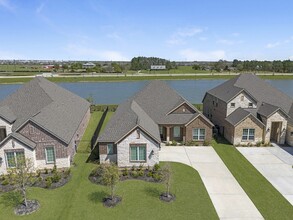 Building Photo - 2135 Tioga Vw Dr