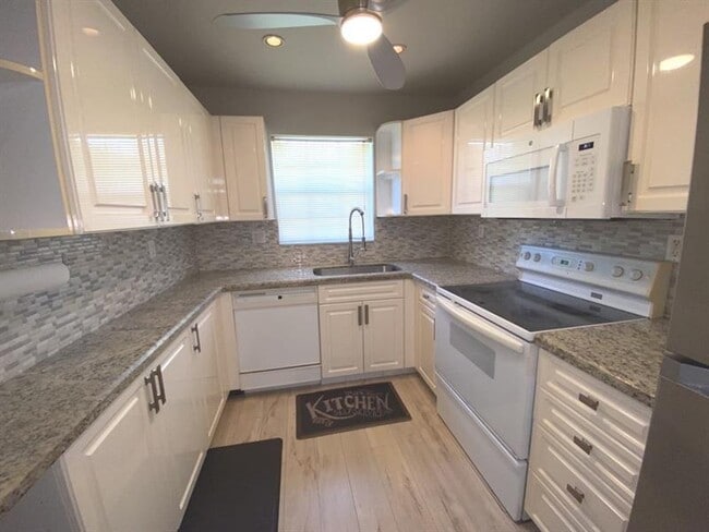 Building Photo - 3615 Citrus Trce