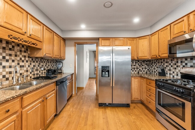 Foto del edificio - 336 N Walnut St