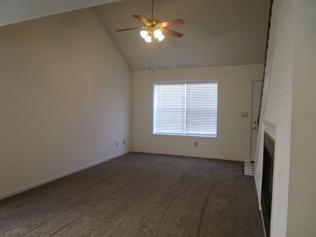 Foto del edificio - 3531-3533 Prescott Dr.