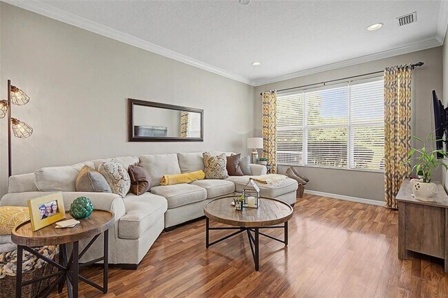 Foto del edificio - 2145 Park Crescent Dr
