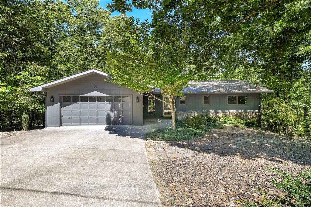 Foto principal - 29 Mayfair Dr