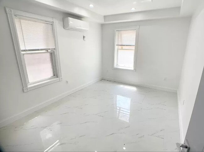 Building Photo - 1414 East 28th