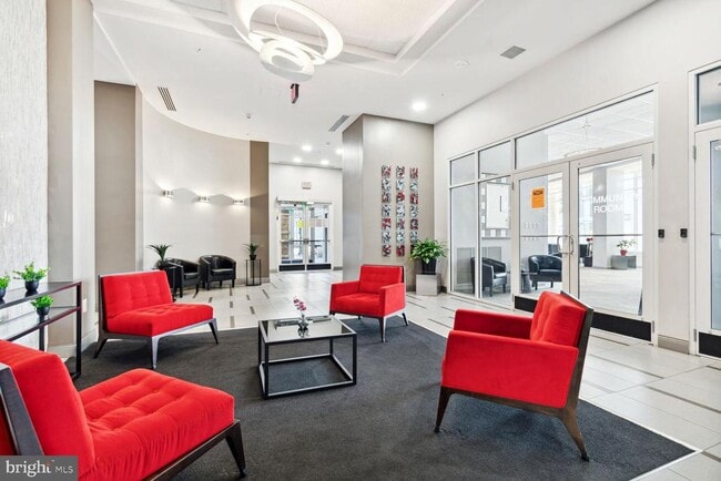 Building Photo - 930 Wayne Ave