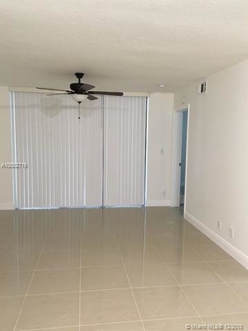 Foto del edificio - 10155 W Sunrise Blvd