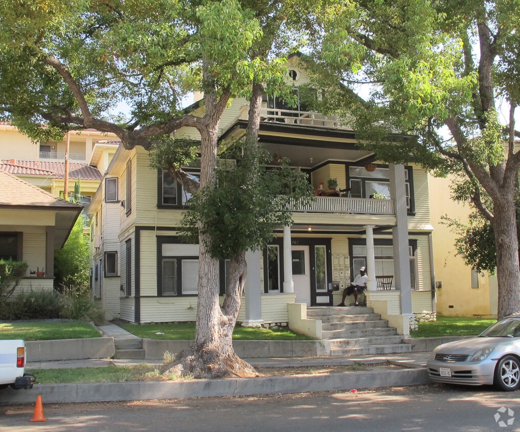 Primary Photo - 161 Chestnut St